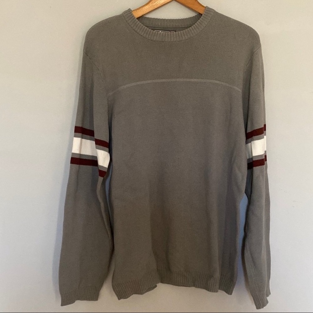 Urban Pipeline Gray Crewneck Sweater Size Medium